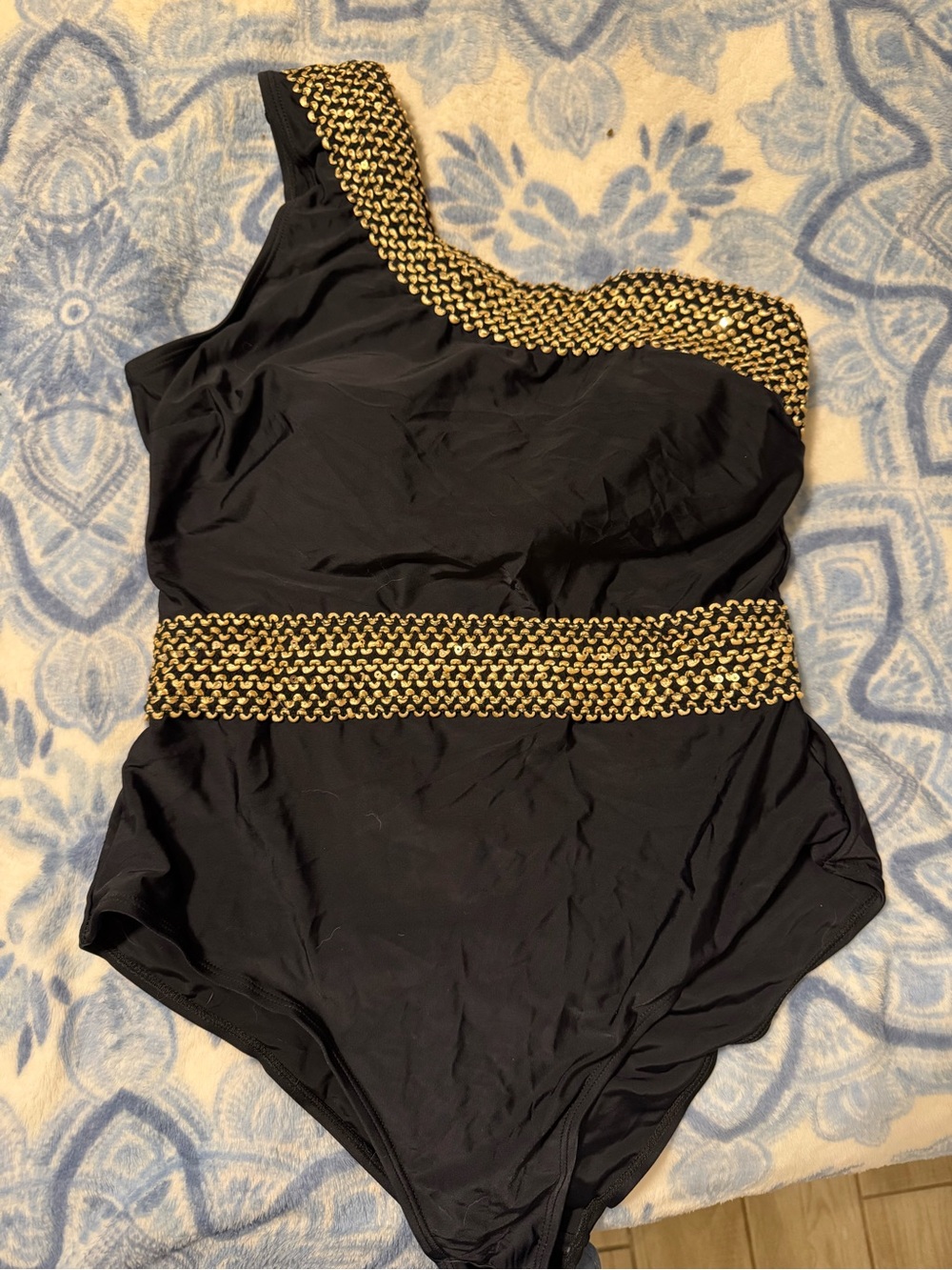 CUPSHE Women’s One-Shoulder Black One-Piece Swimsuit with Gold Trim Size L NWT